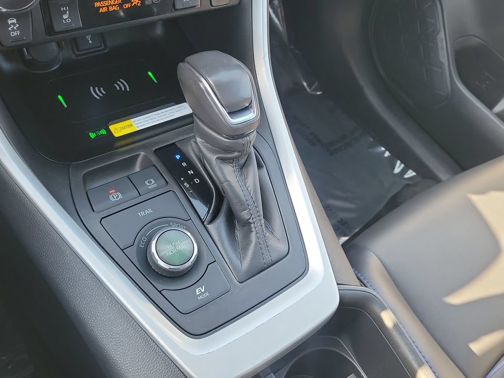 Certified 2022 Toyota RAV4 XSE AWD/4WD image 17