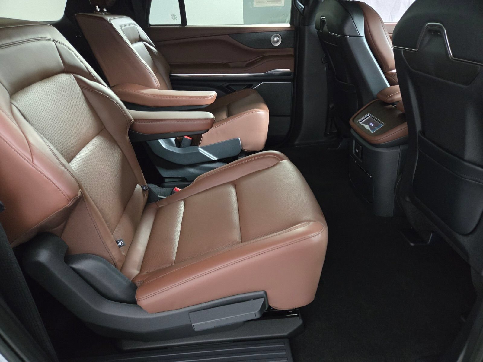 New 2026 Lincoln Navigator L Reserve AWD/4WD image 19