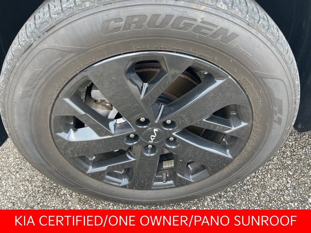 Used 2022 Kia Sorento S w/ Panoramic Sunroof Package AWD/4WD image 5
