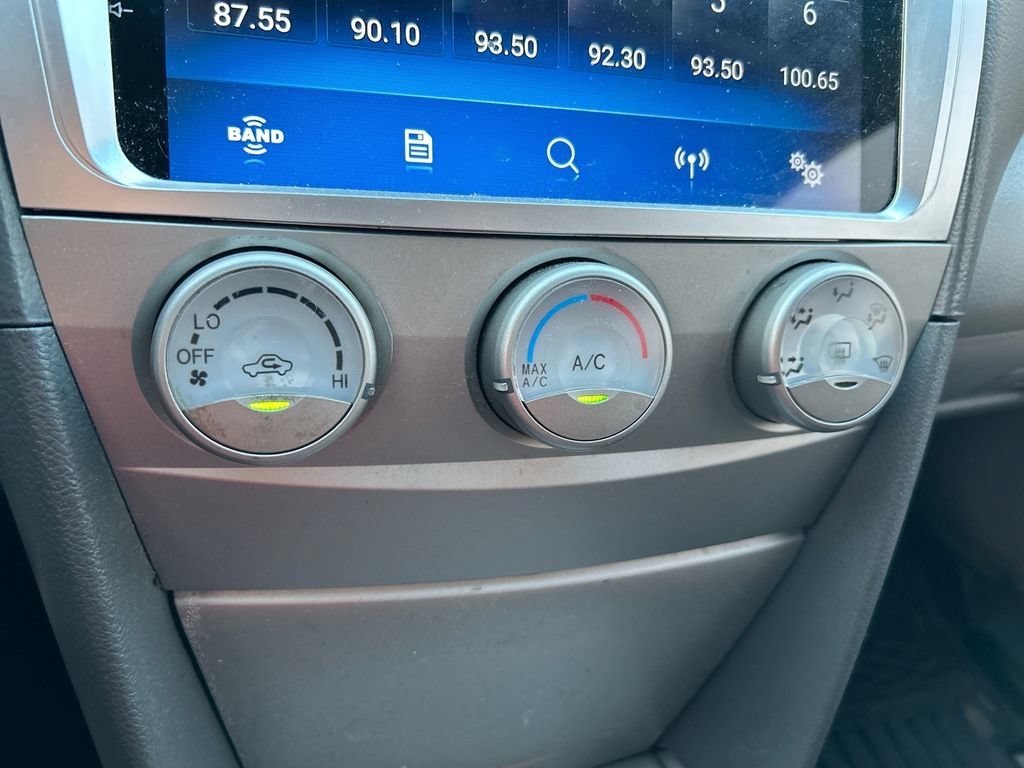 Used 2011 Toyota Camry LE FWD image 22