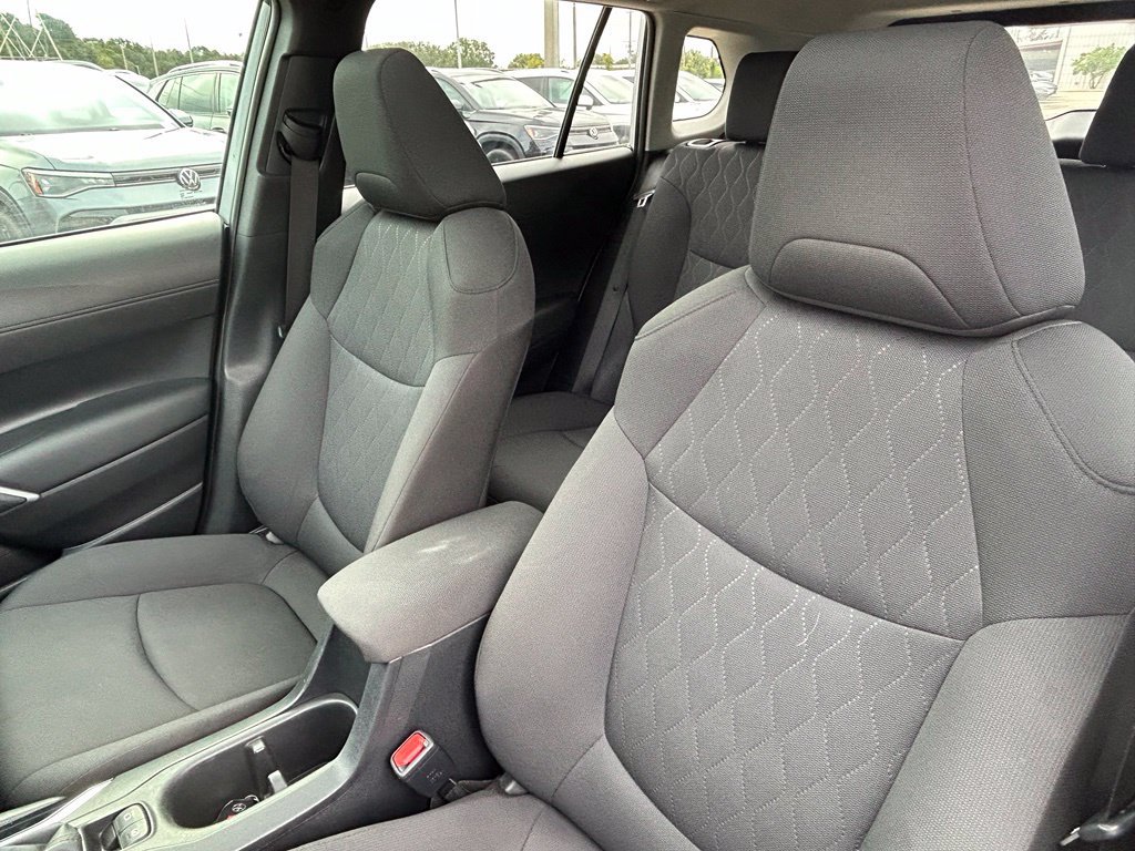 Used 2024 Toyota Corolla Cross LE w/ Moonroof Package FWD image 17