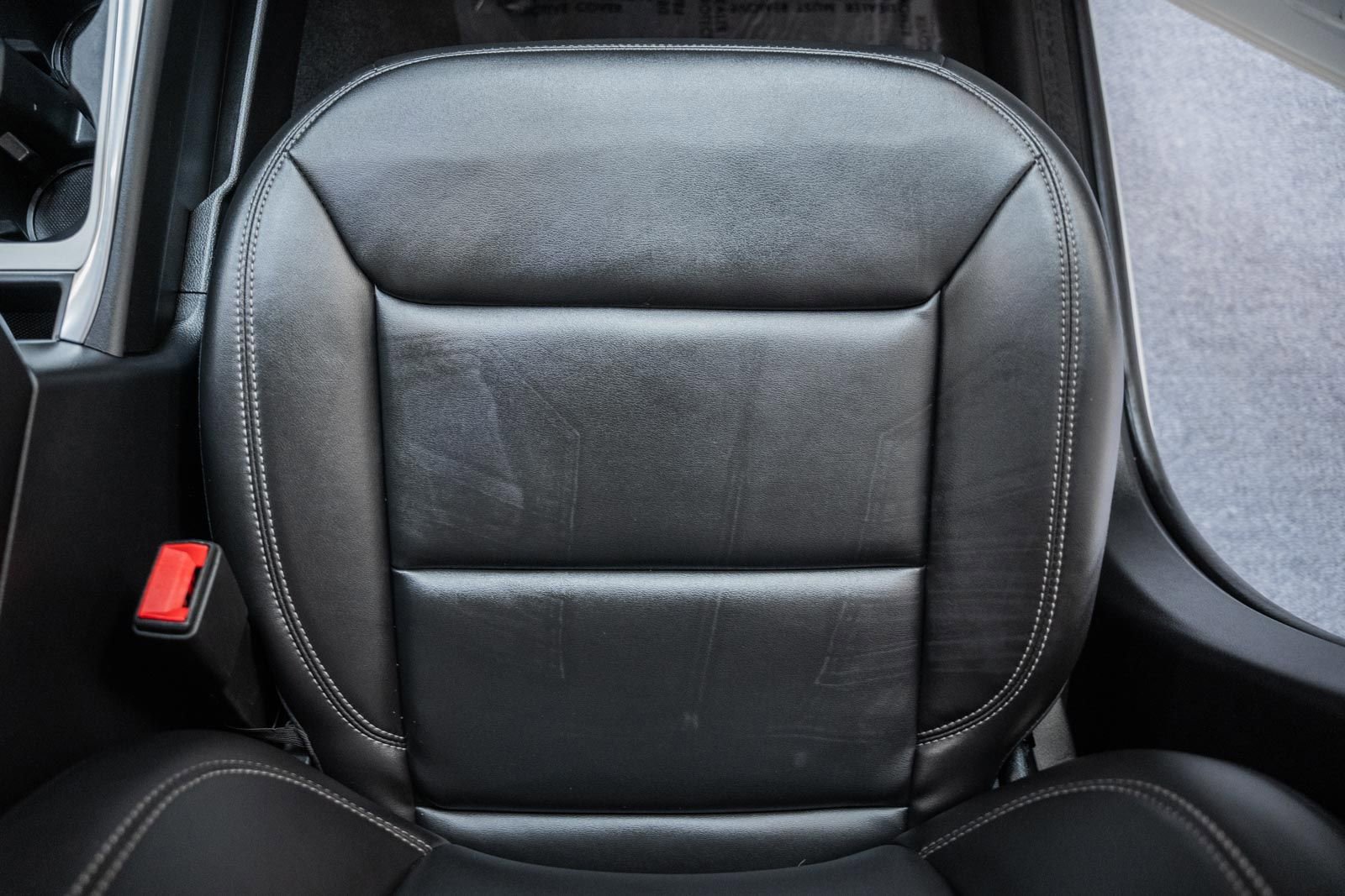 Used 2022 Ford Explorer XLT w/ Equipment Group 202A image 38