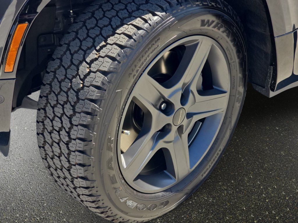 New 2026 Land Rover Defender 110 X-Dynamic SE AWD/4WD image 33