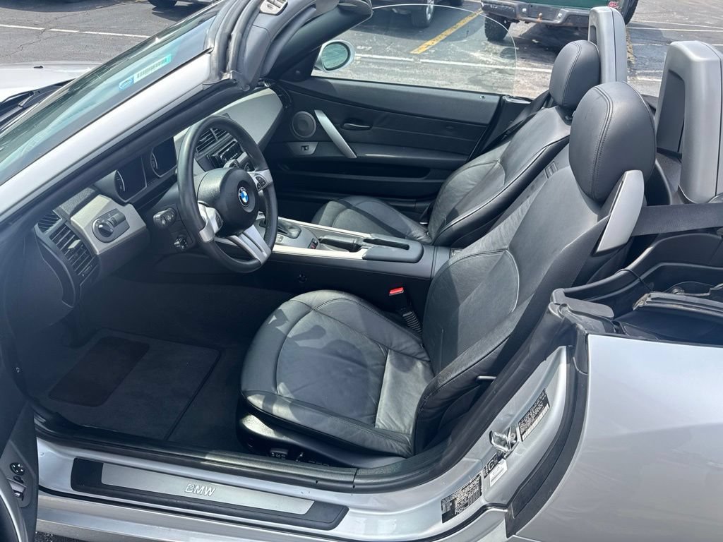 Used 2004 BMW Z4 2.5i RWD image 10
