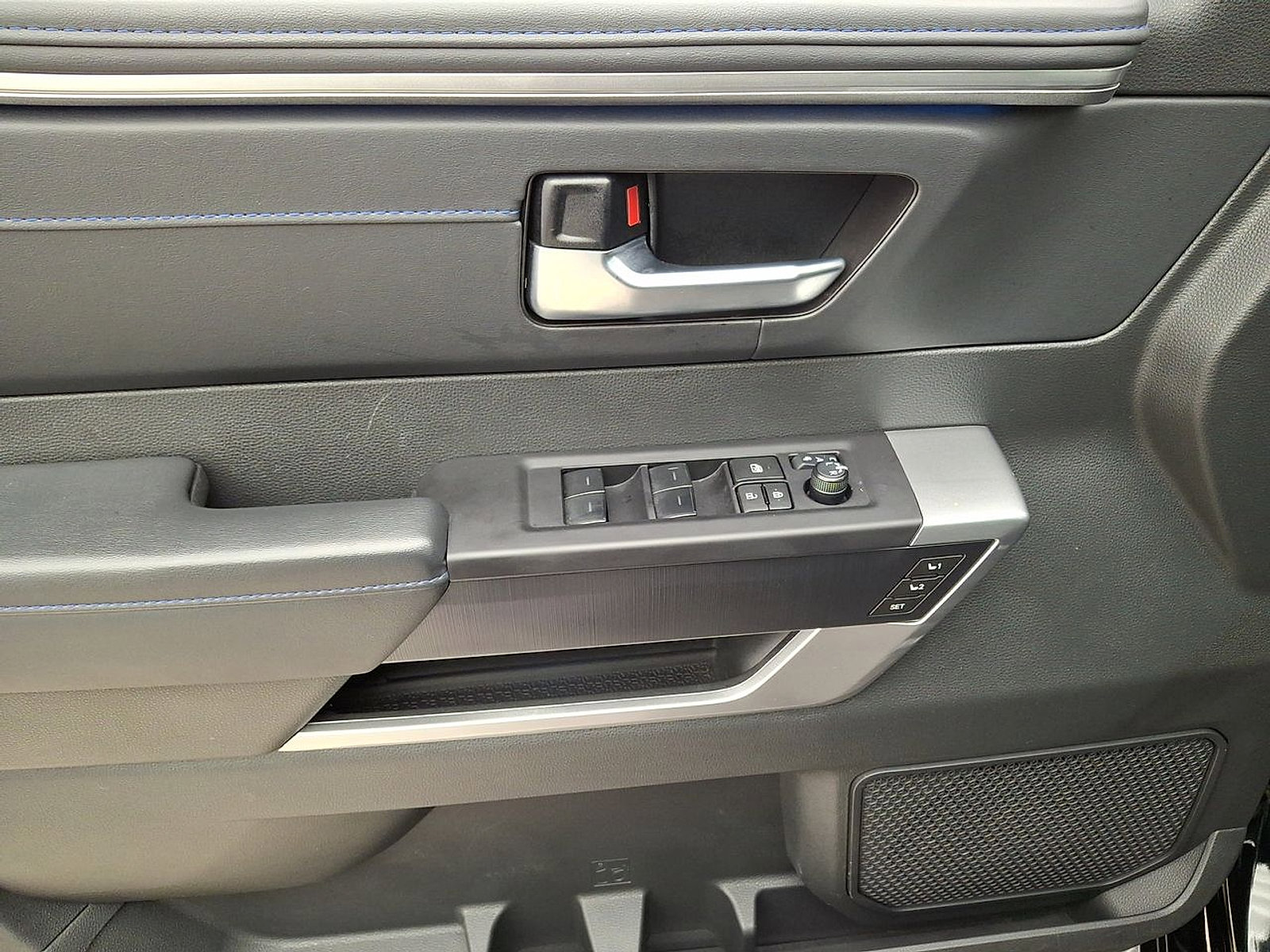 Used 2024 Toyota Tundra Platinum image 10