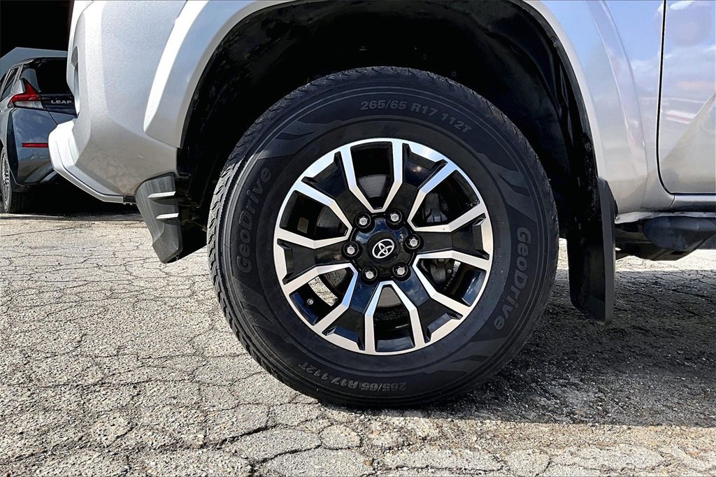 Used 2020 Toyota Tacoma TRD Sport image 35