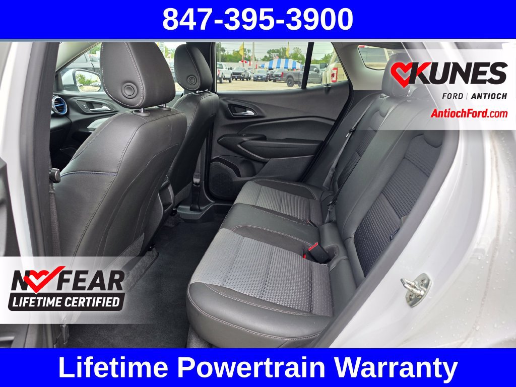 Used 2025 Chevrolet Trax LT FWD image 24