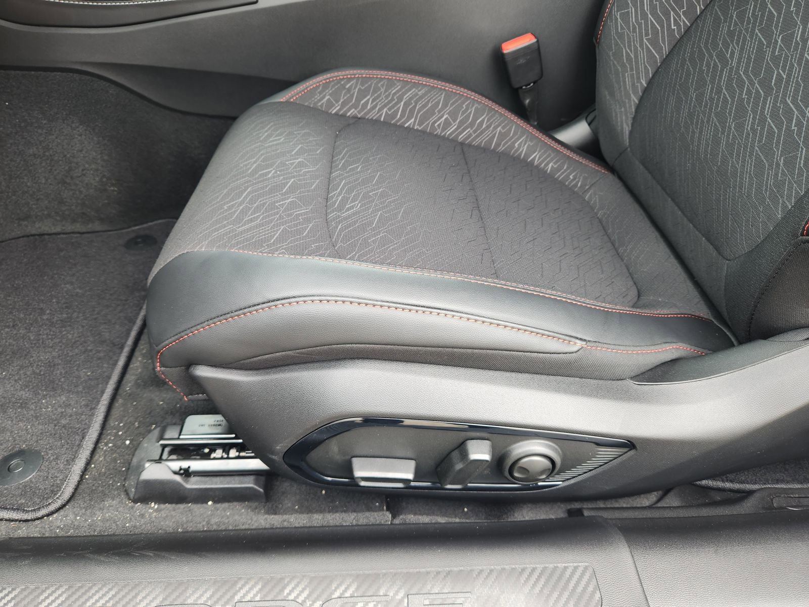 New 2025 Dodge Charger R/T w/ Quick Order Package 25M R/T image 17