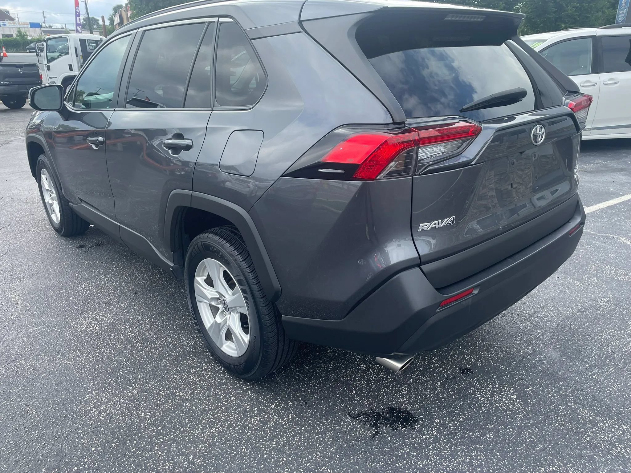 Used 2021 Toyota RAV4 XLE AWD/4WD image 7
