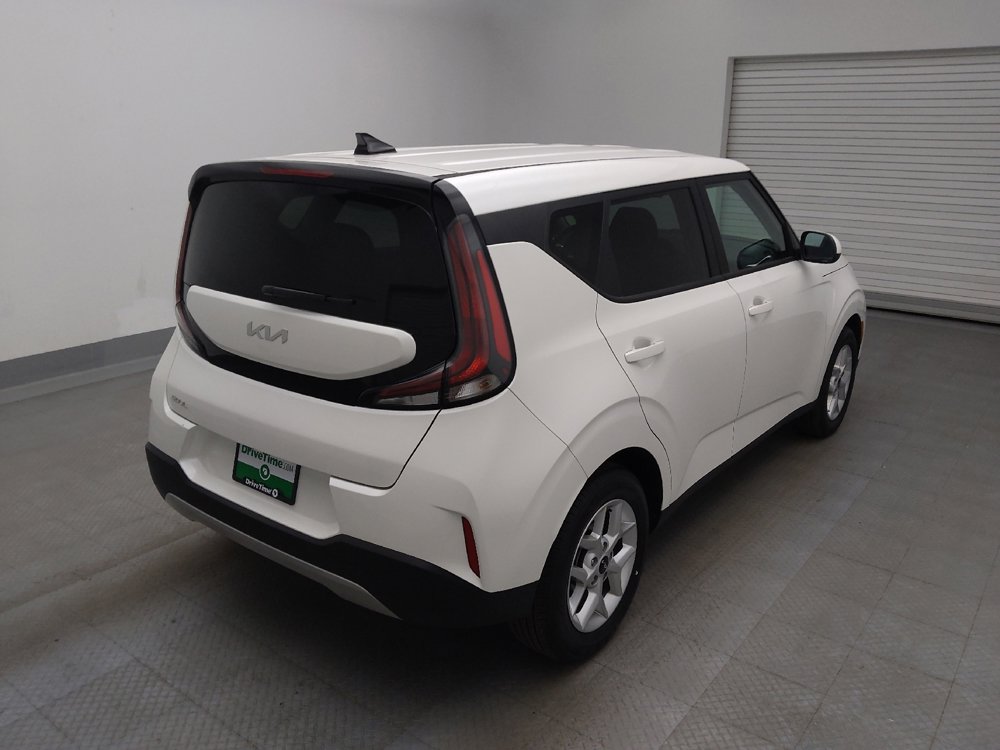 Used 2025 Kia Soul S FWD image 9
