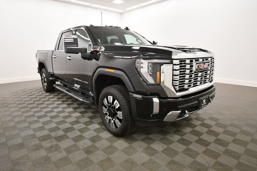 Used 2025 GMC Sierra 2500 Denali w/ Technology Package AWD/4WD image 10