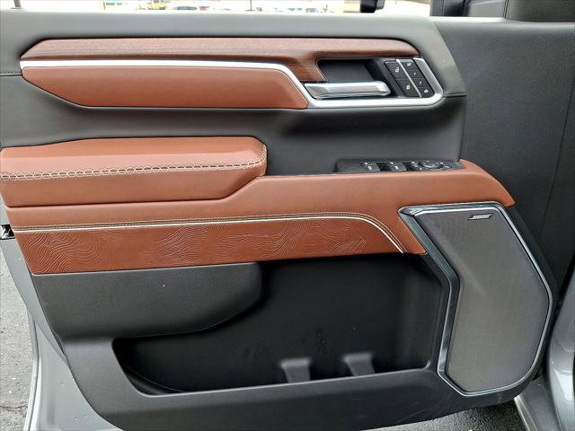 Used 2025 GMC Sierra 2500 Denali Ultimate image 2