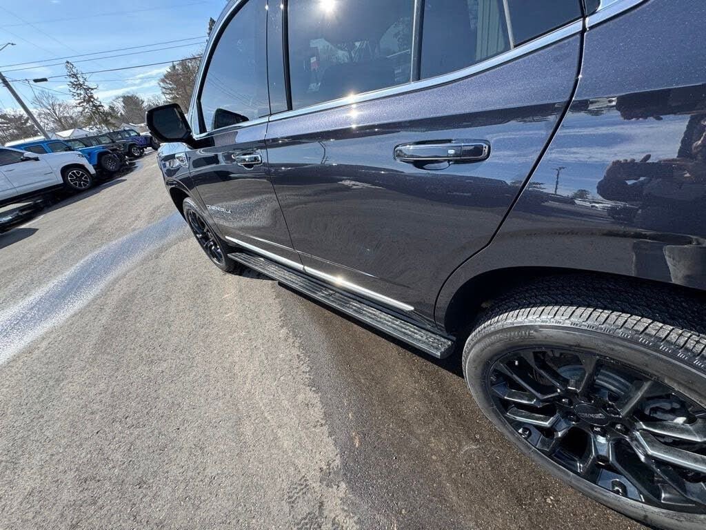 Used 2025 GMC Yukon Denali w/ Sun & Power Step Package image 68
