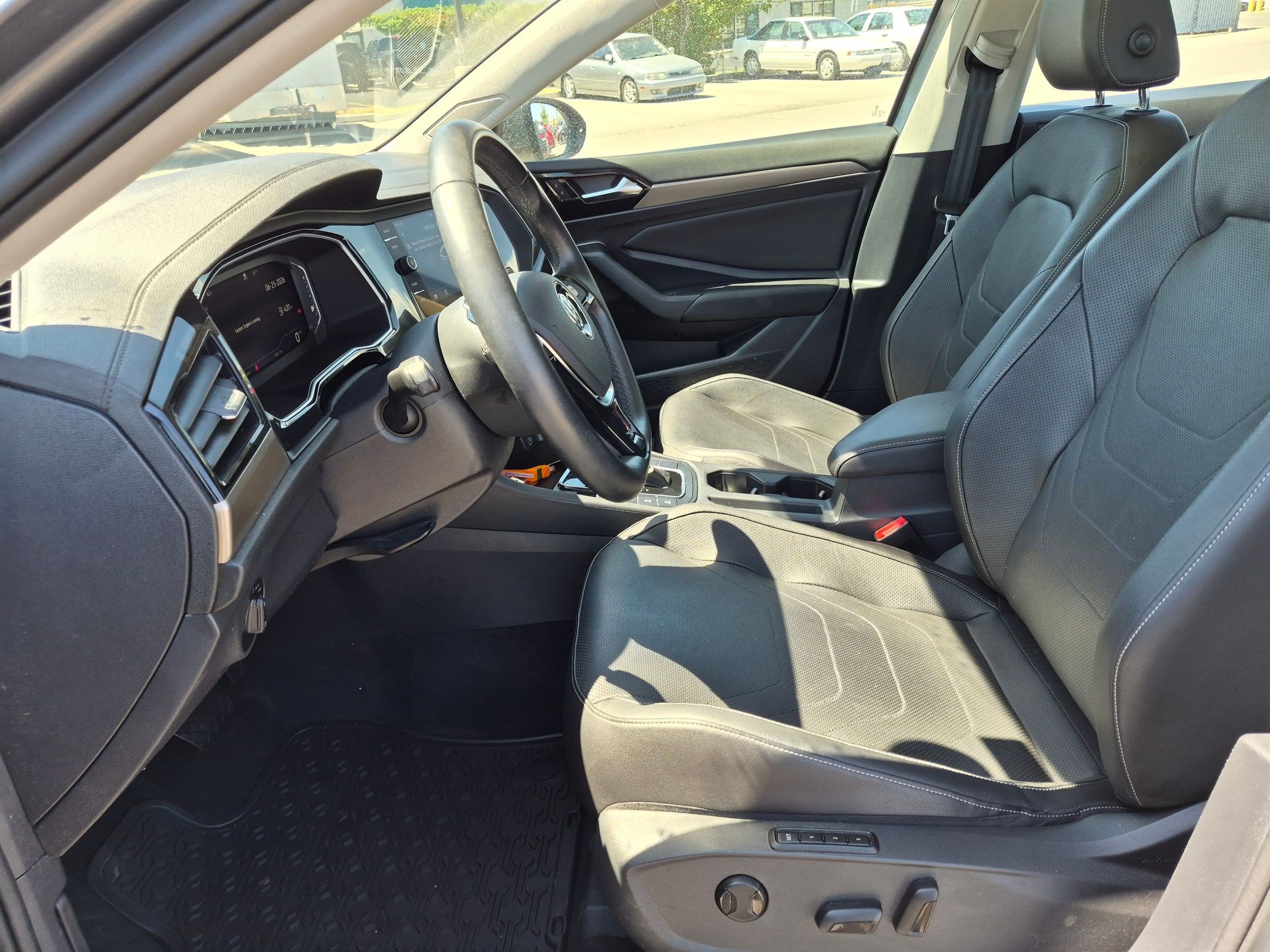 Used 2019 Volkswagen Jetta SEL Premium FWD image 15