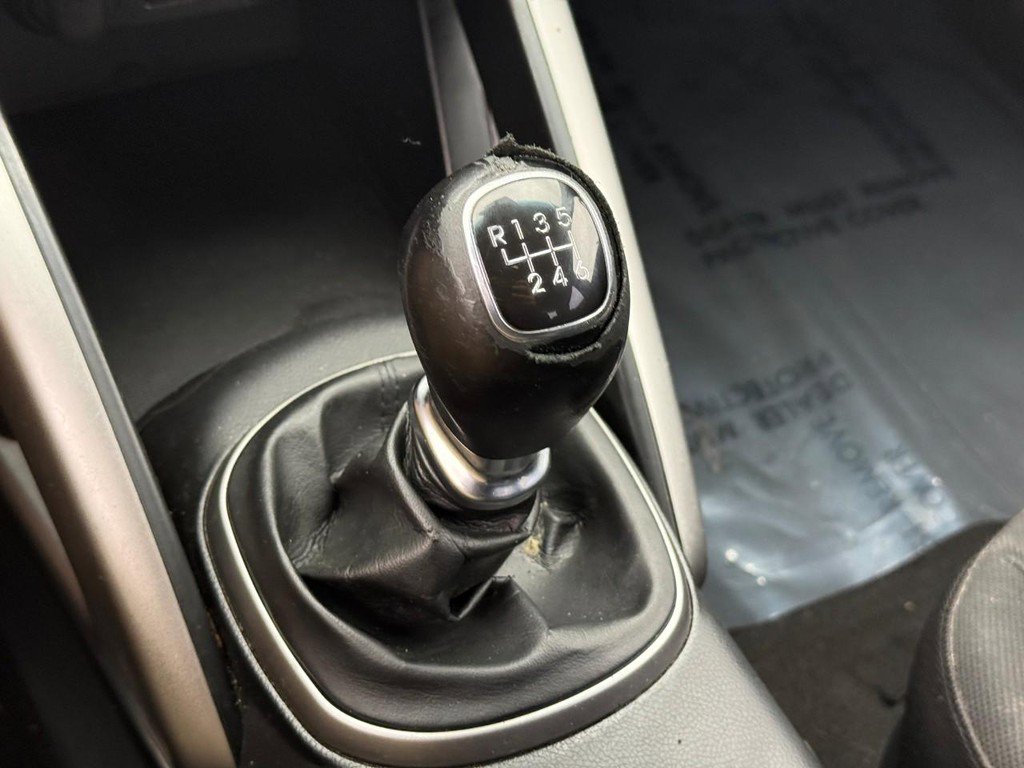 Used 2013 Hyundai Veloster RE:MIX Edition image 19