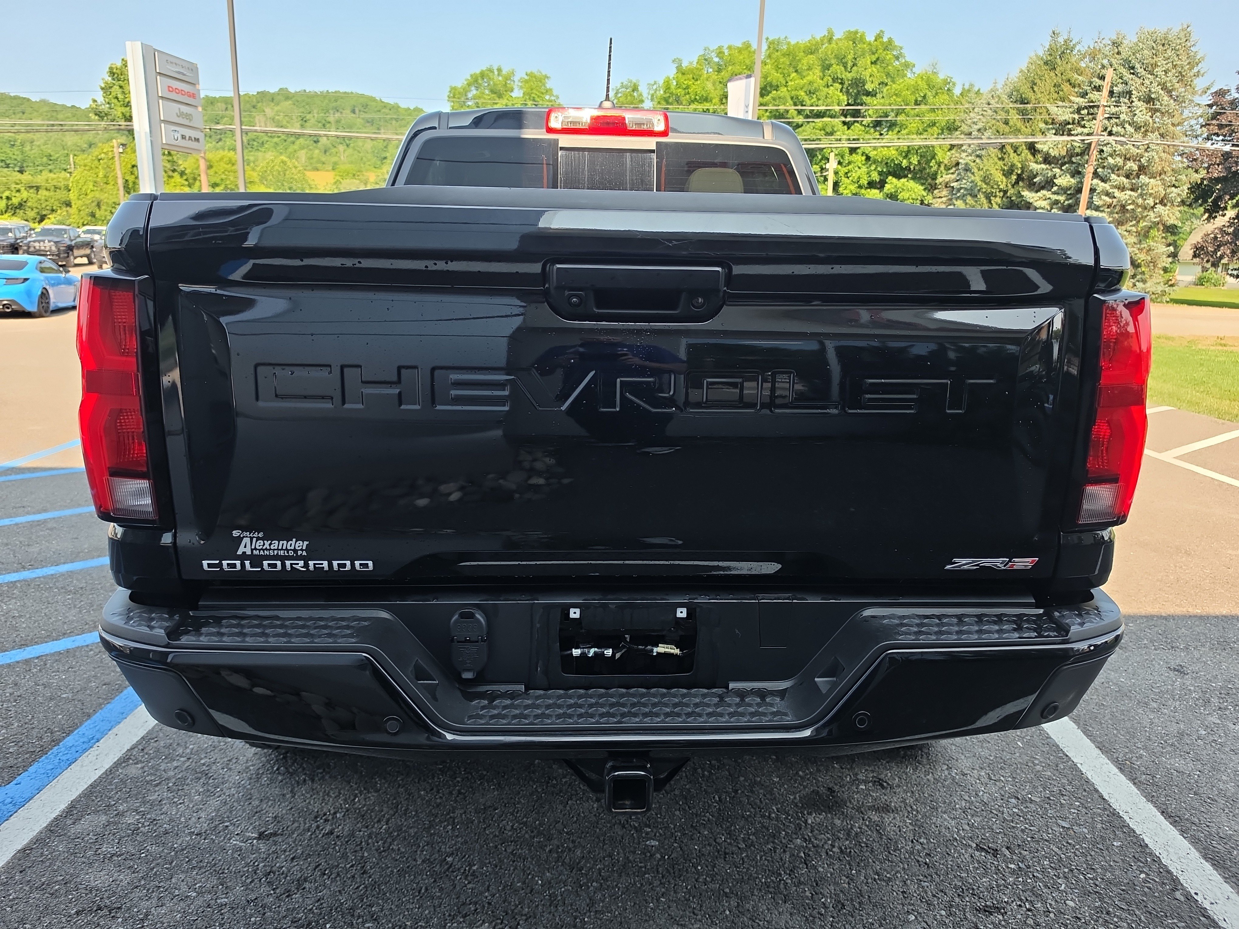 Used 2024 Chevrolet Colorado ZR2 w/ Technology Package AWD/4WD image 4