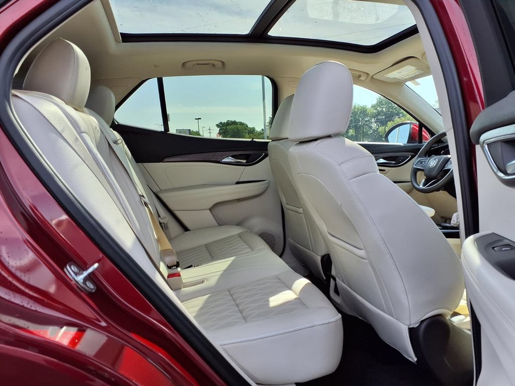 Used 2022 Buick Envision Avenir w/ Safety Package AWD/4WD image 33