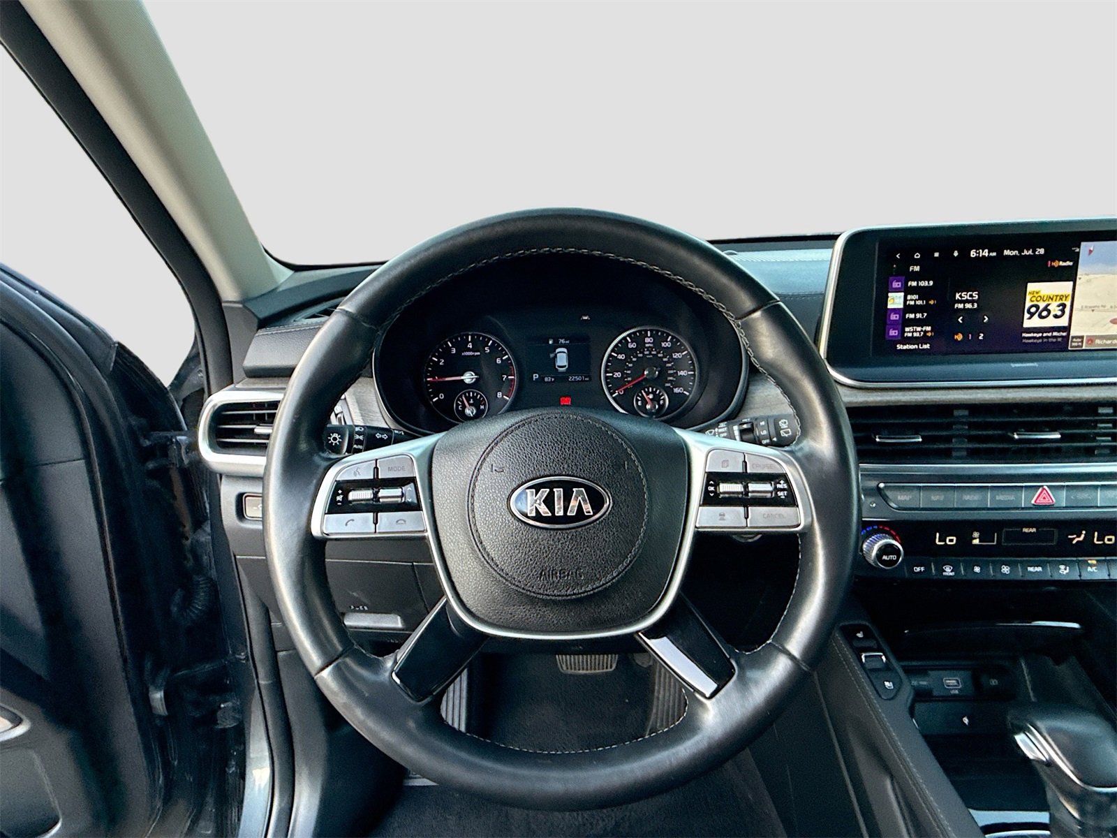 Used 2022 Kia Telluride EX w/ EX Premium Package image 11