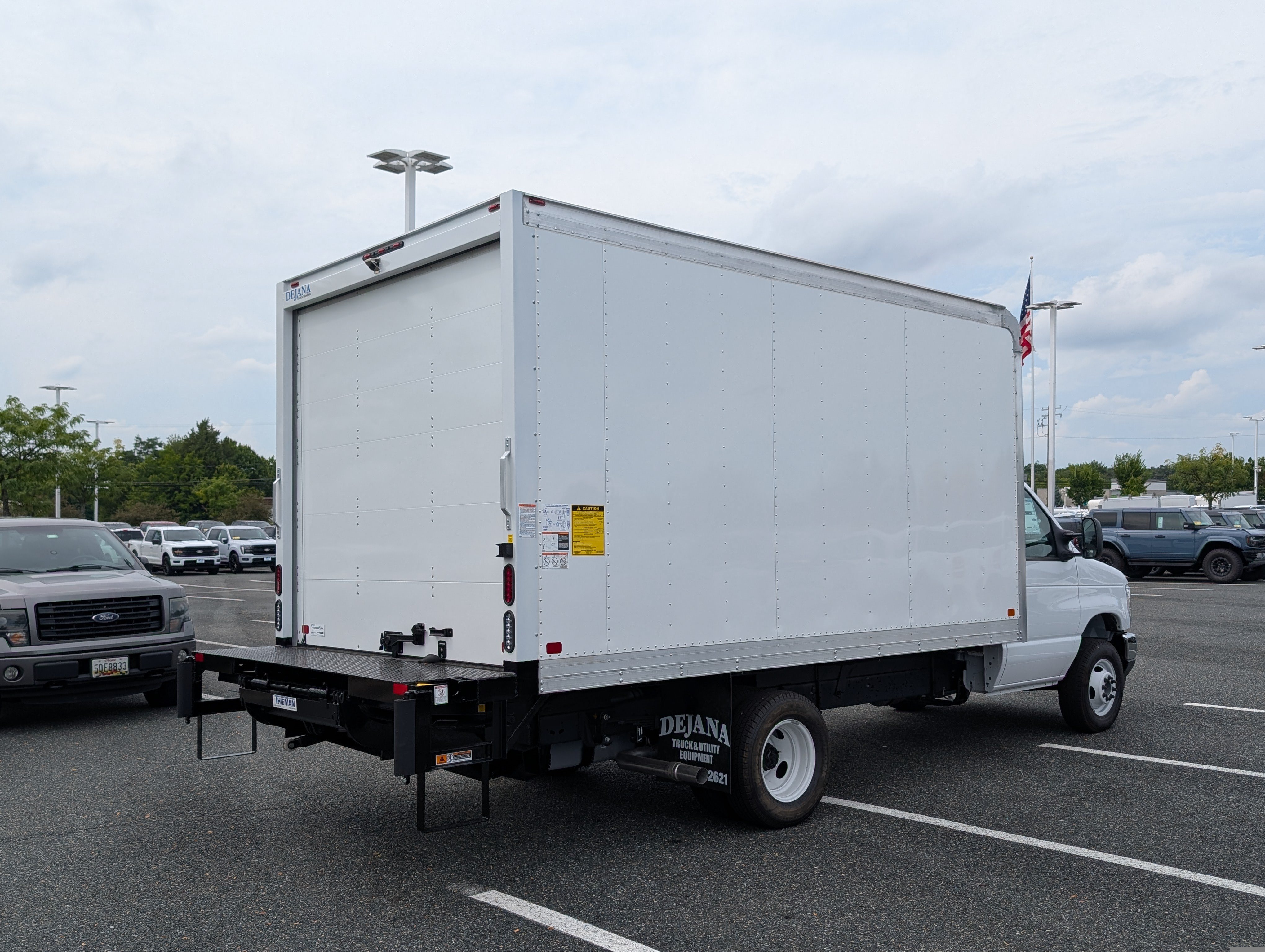 New 2026 Ford E-450 and Econoline 450 Super Duty w/ Power Equipment Group RWD image 2