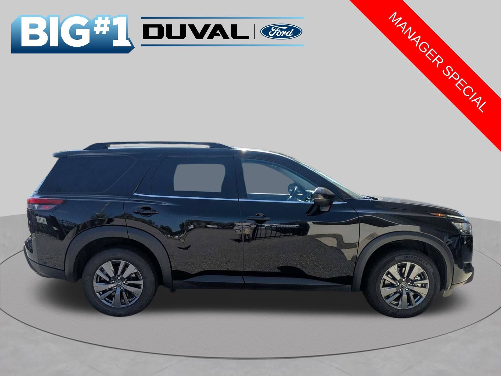 Used 2025 Nissan Pathfinder SV FWD image 3