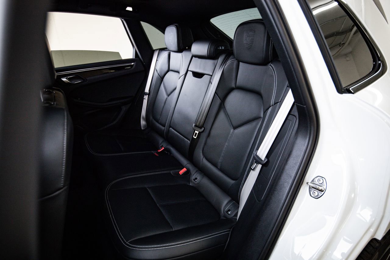 Used 2023 Porsche Macan Turbo image 24