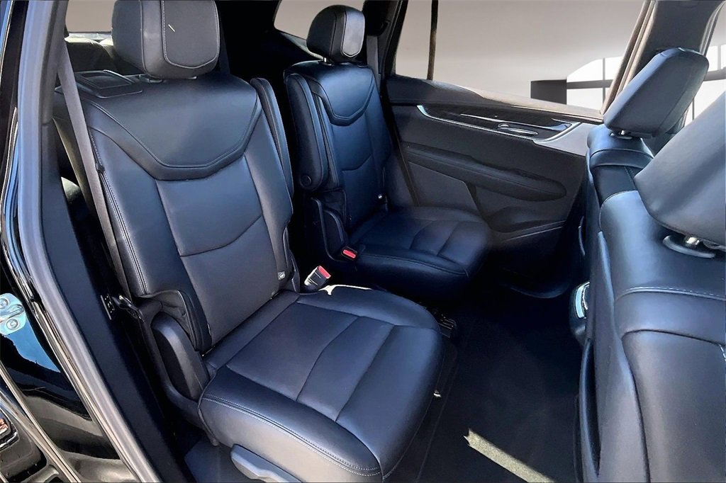 Used 2025 Cadillac XT6 Premium Luxury image 27