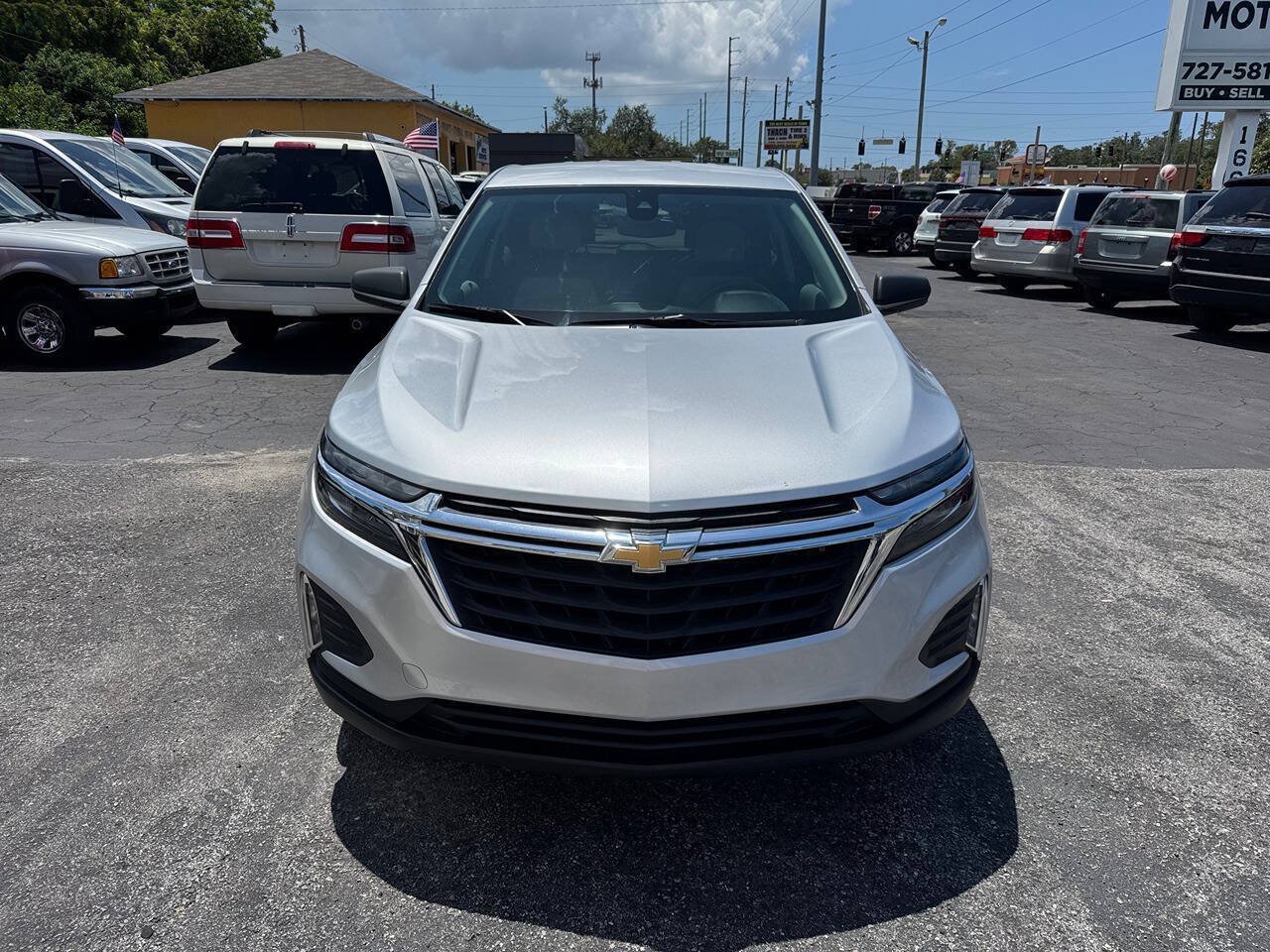Used 2022 Chevrolet Equinox LS w/ LS Convenience Package AWD/4WD image 3