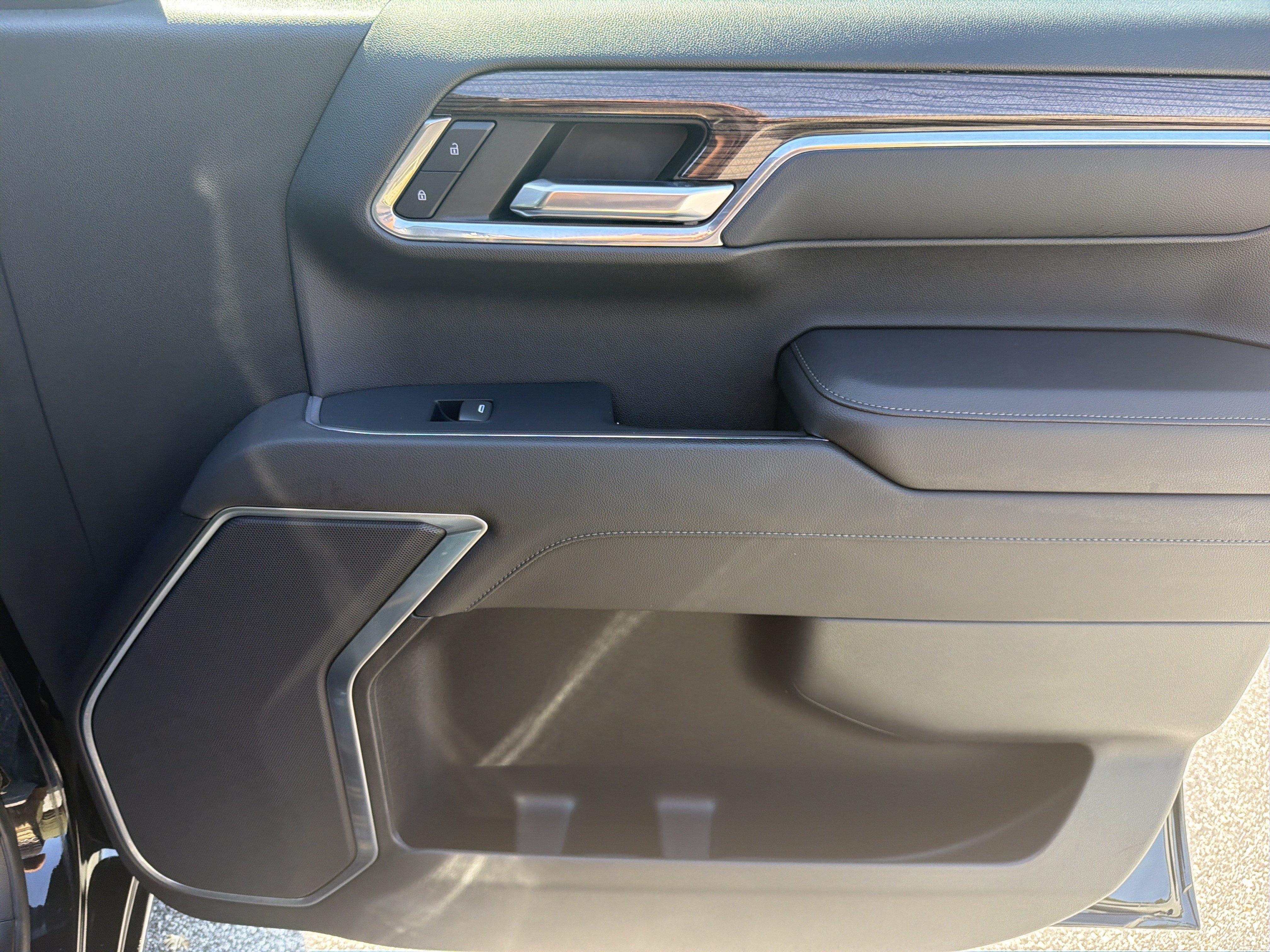 Used 2022 Chevrolet Silverado 1500 LT AWD/4WD image 15