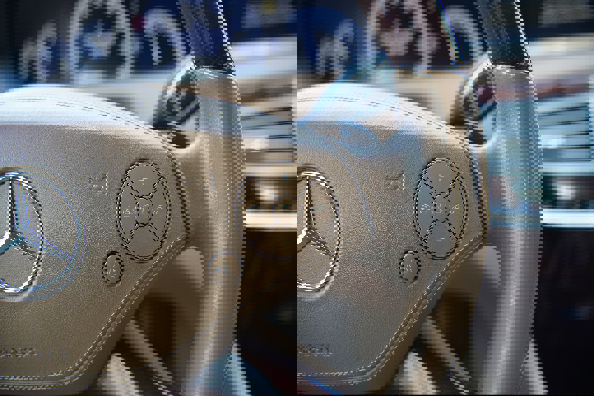 Used 2013 Mercedes-Benz CL 550 4MATIC image 32