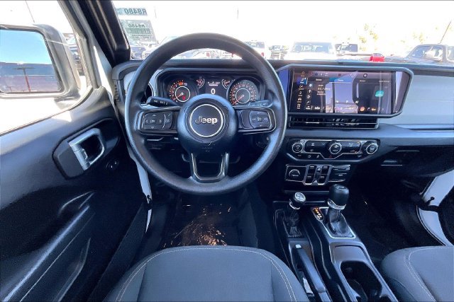 Used 2025 Jeep Wrangler Unlimited Sport AWD/4WD image 4