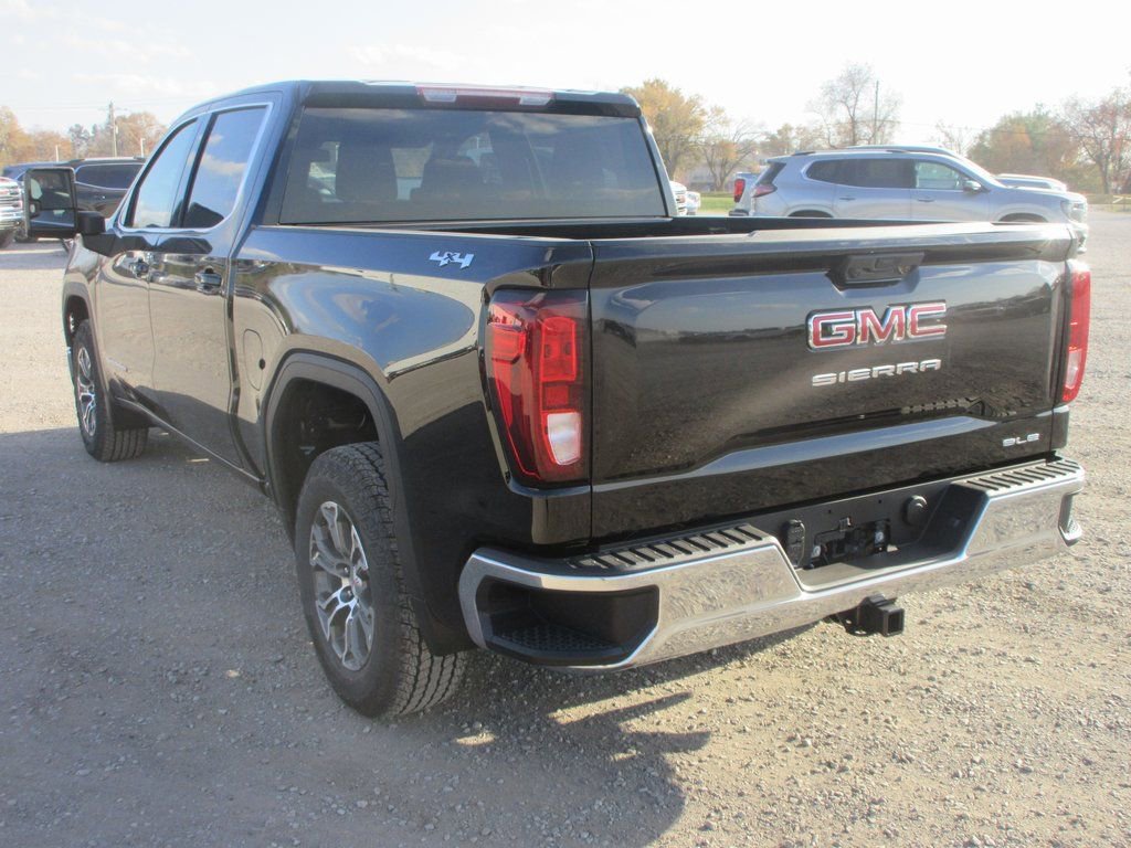 New 2026 GMC Sierra 1500 SLE w/ Max Trailering Package image 8
