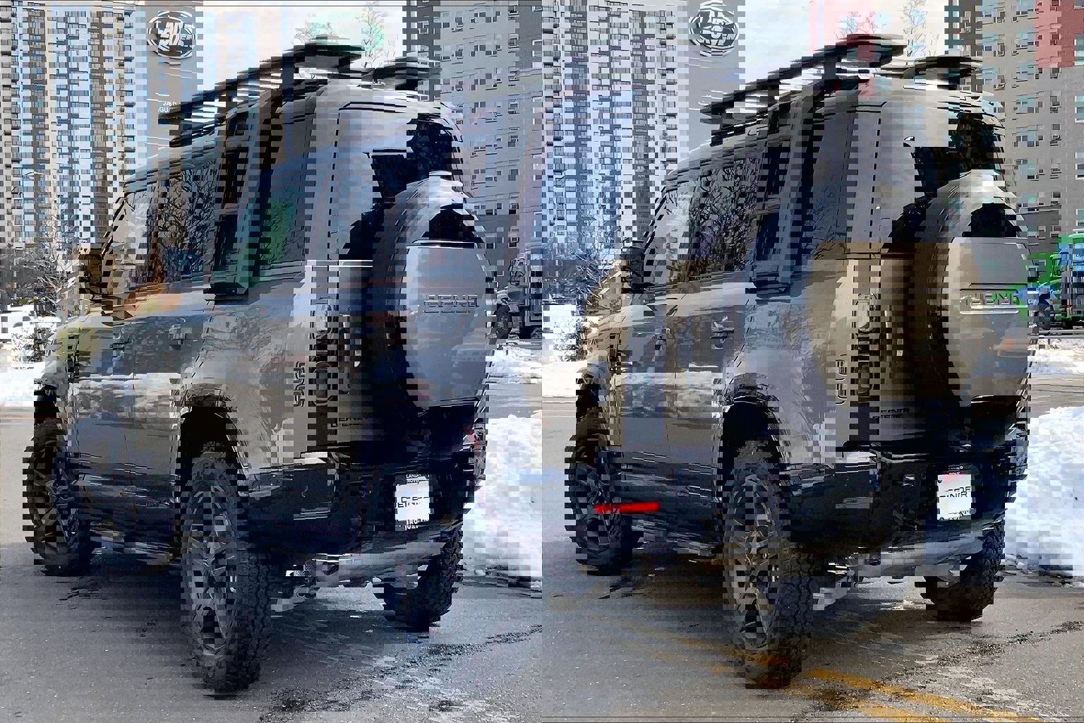 New 2026 Land Rover Defender 110 X-Dynamic SE image 12