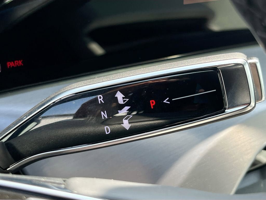 New 2026 Cadillac Vistiq Sport w/ LPO, Floor Liner Package image 17