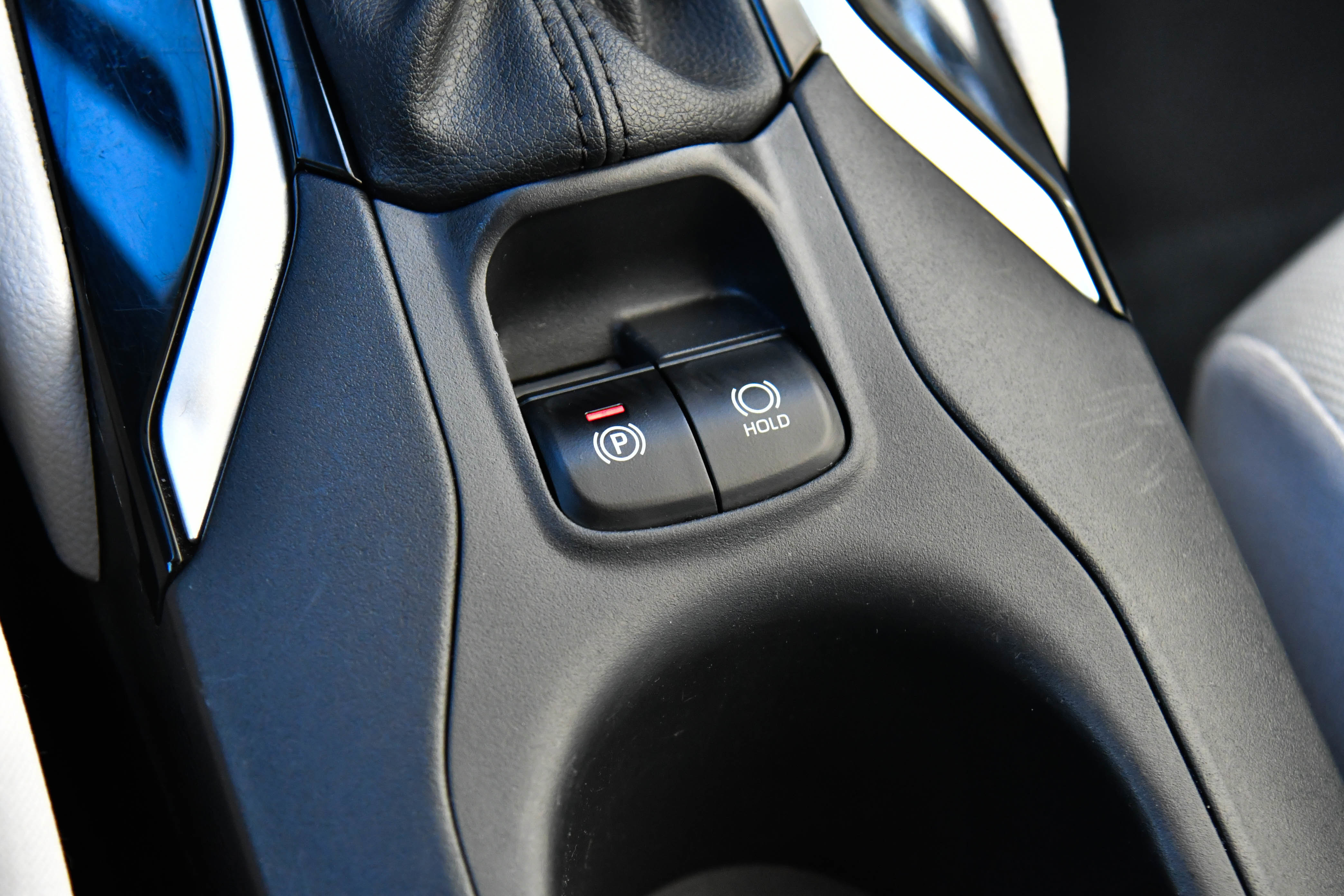 Used 2024 Toyota Corolla Cross L image 27