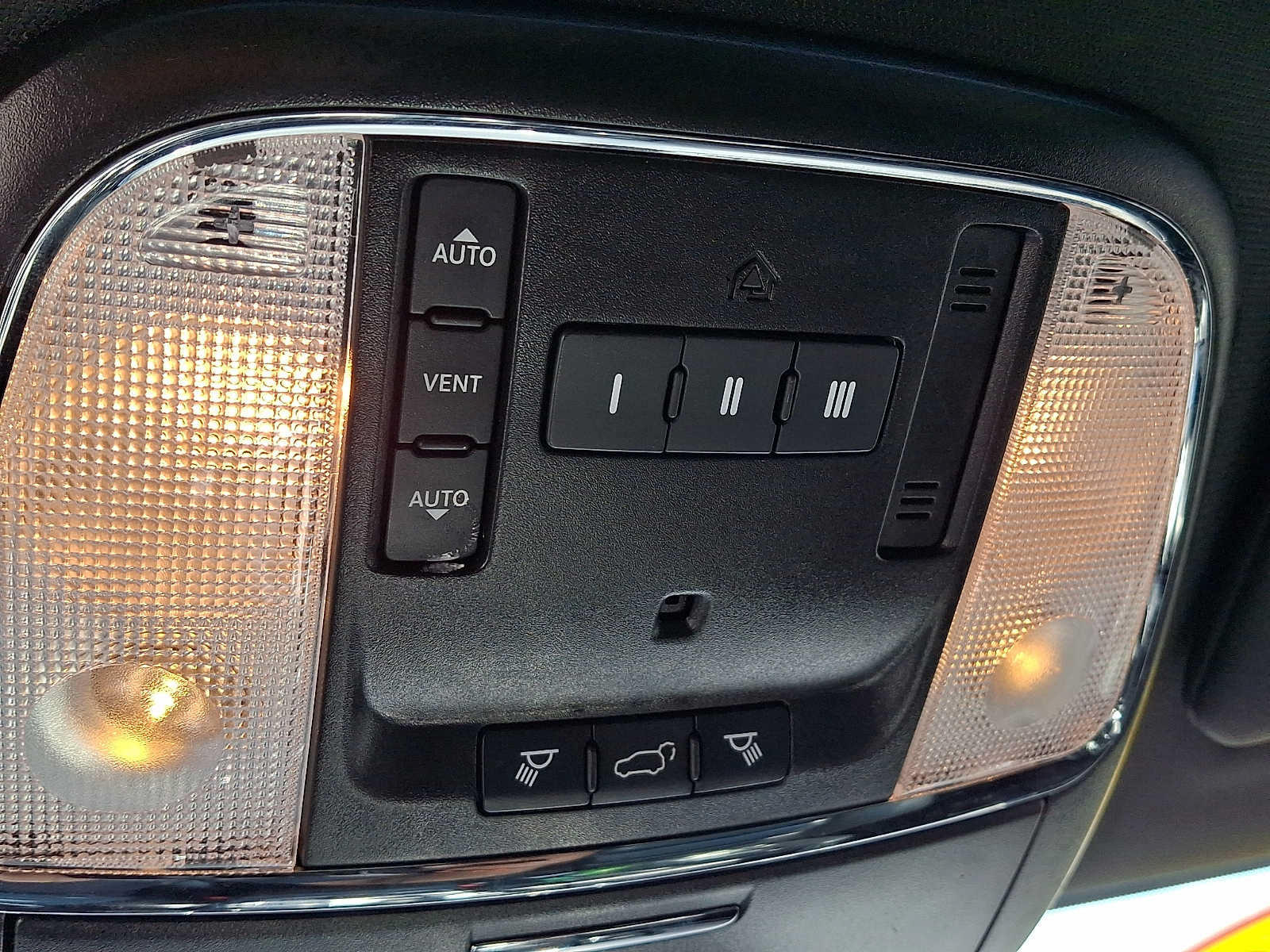 Used 2020 Jeep Grand Cherokee Limited AWD/4WD image 27