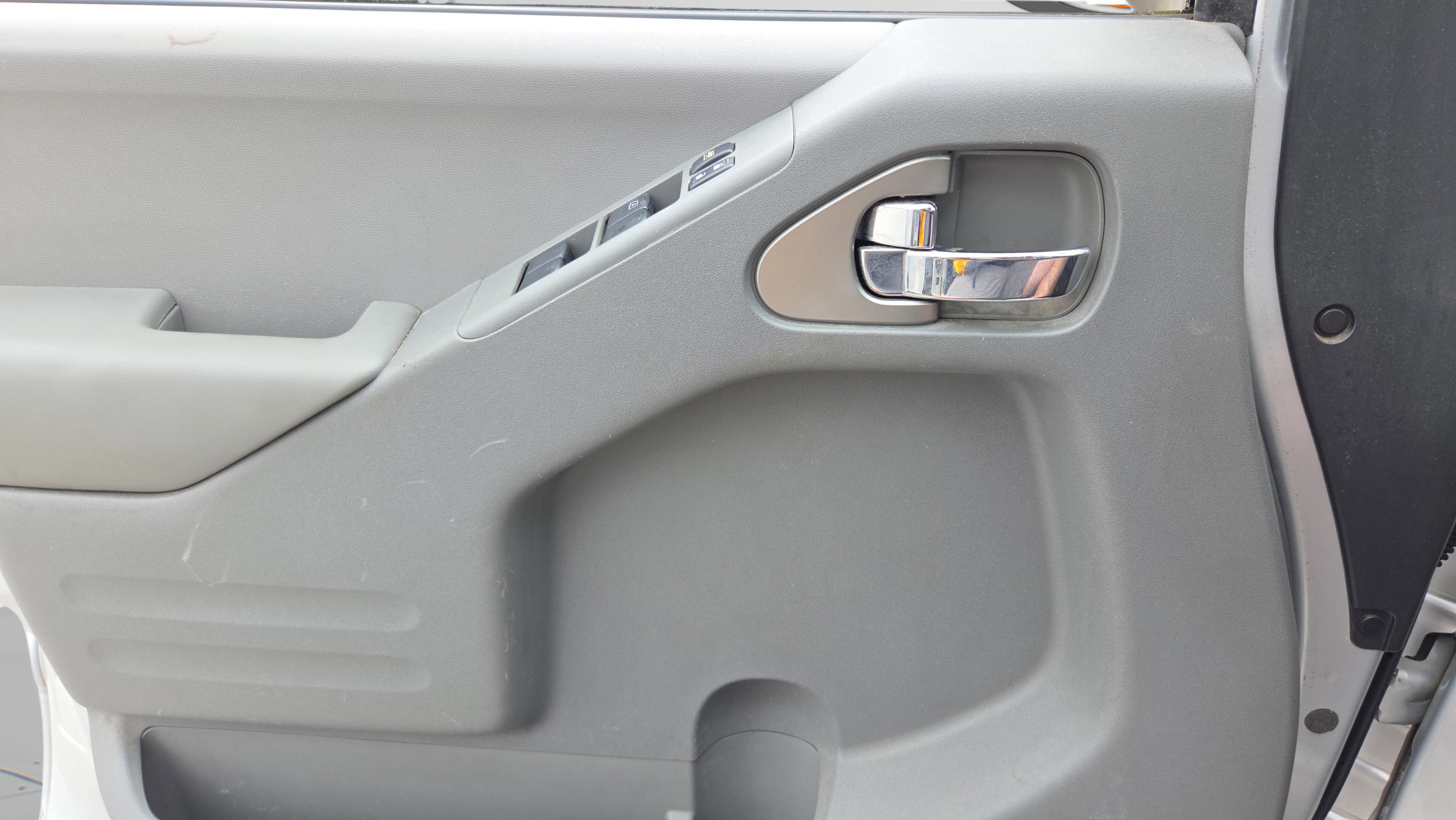 Used 2015 Nissan Frontier Desert Runner RWD image 24