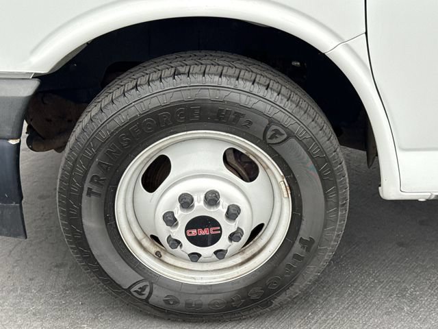 Used 2017 GMC Savana 3500 RWD image 28