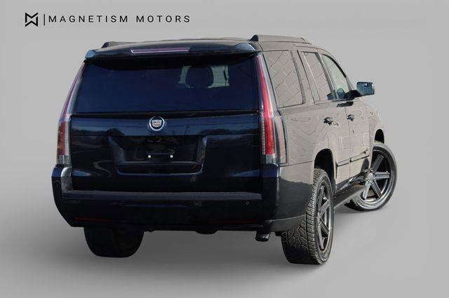 Used 2015 Cadillac Escalade Luxury AWD/4WD image 7