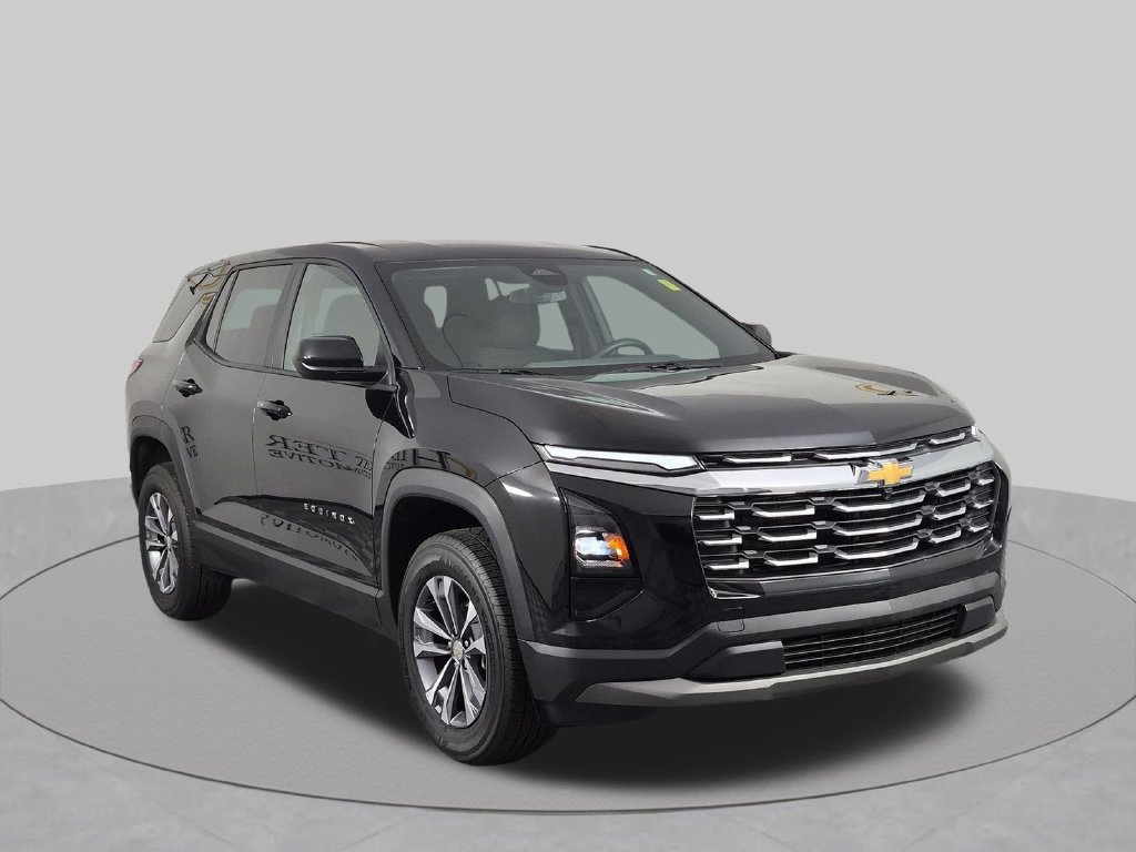 Used 2026 Chevrolet Equinox LT FWD image 2