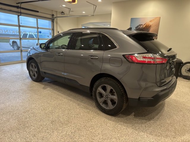 Used 2022 Ford Edge SEL w/ Sport Appearance Package image 3