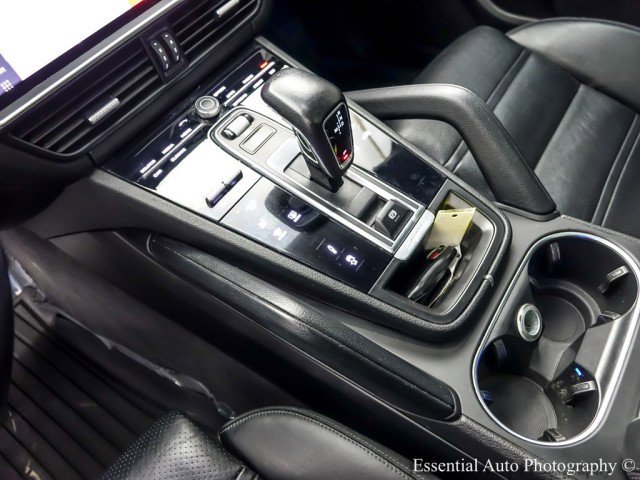 Used 2021 Porsche Cayenne Coupe image 24