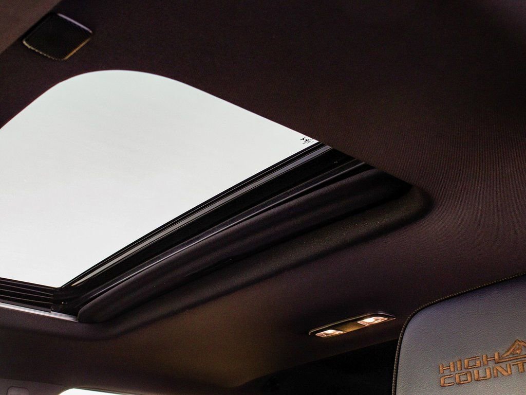 Used 2023 Chevrolet Silverado 1500 High Country image 41