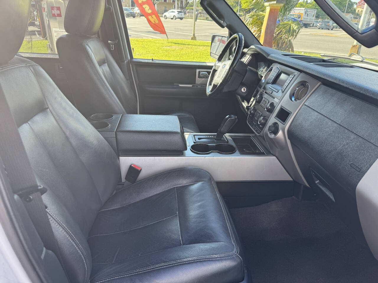 Used 2017 Ford Expedition EL XLT RWD image 8