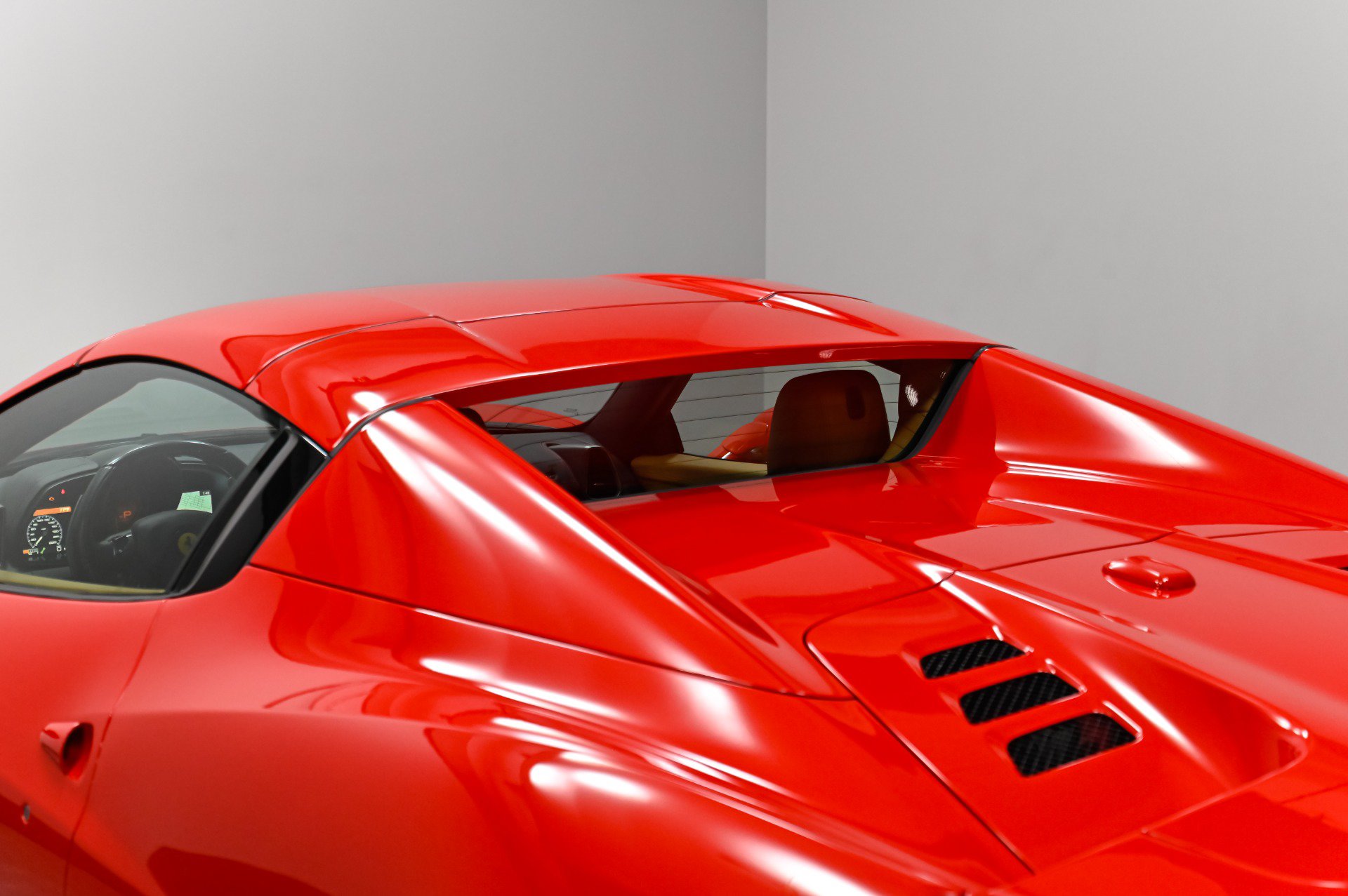 Used 2013 Ferrari 458 Spider RWD image 19