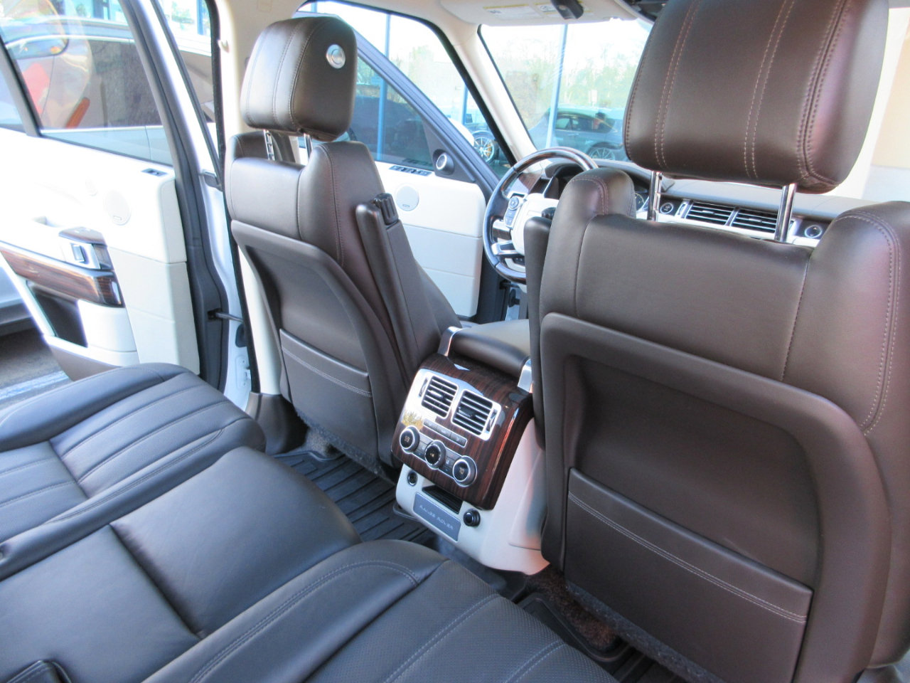 Used 2017 Land Rover Range Rover Supercharged image 33