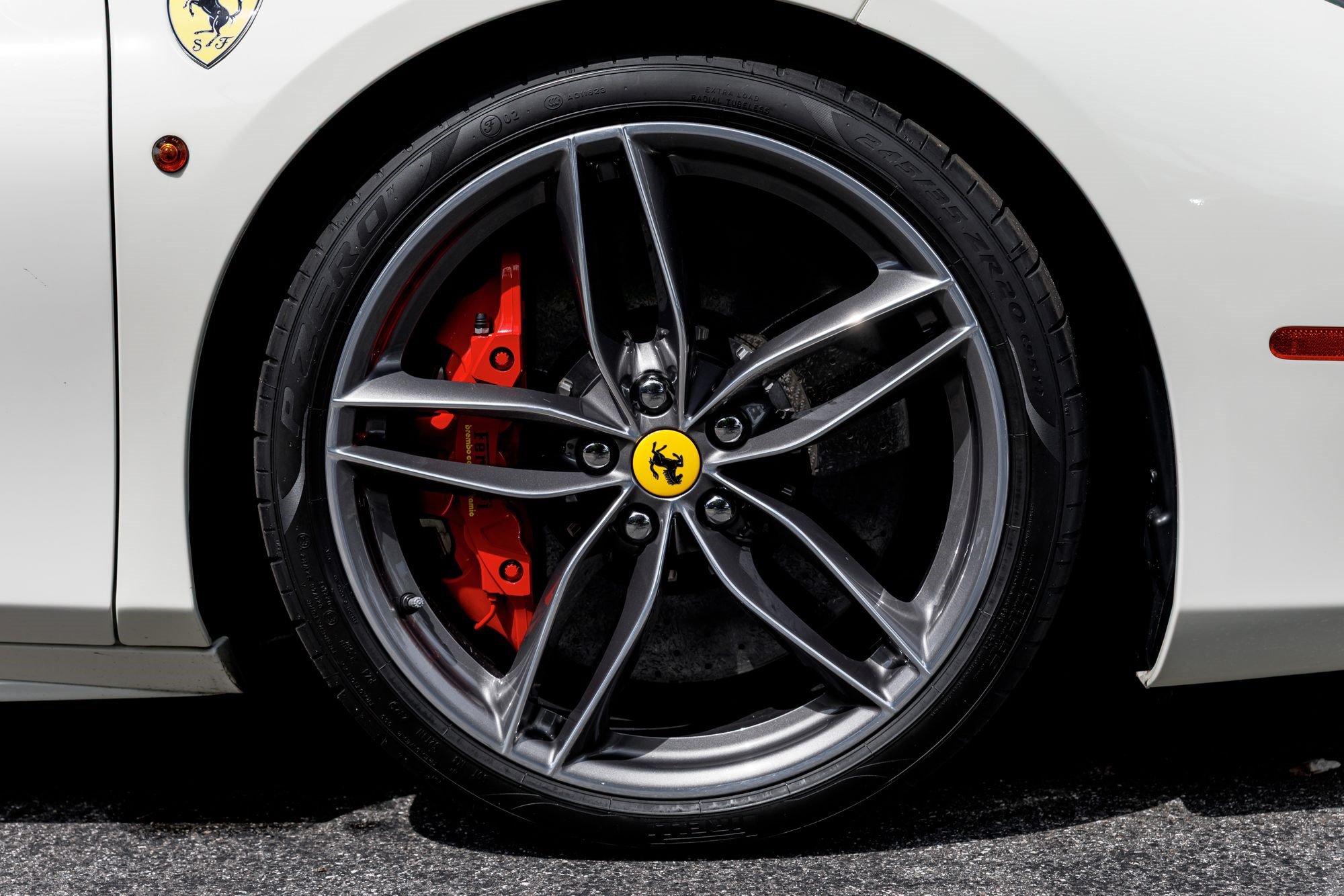 Used 2019 Ferrari 488 Spider RWD image 36