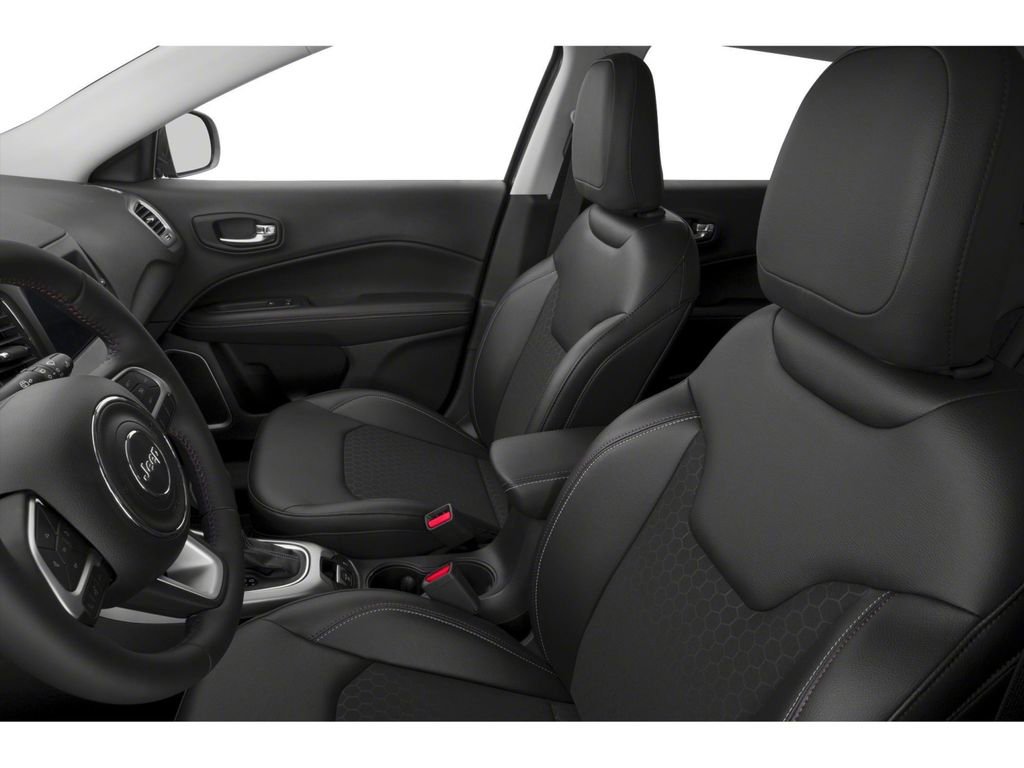 Used 2018 Jeep Compass Latitude w/ Cold Weather Group image 9