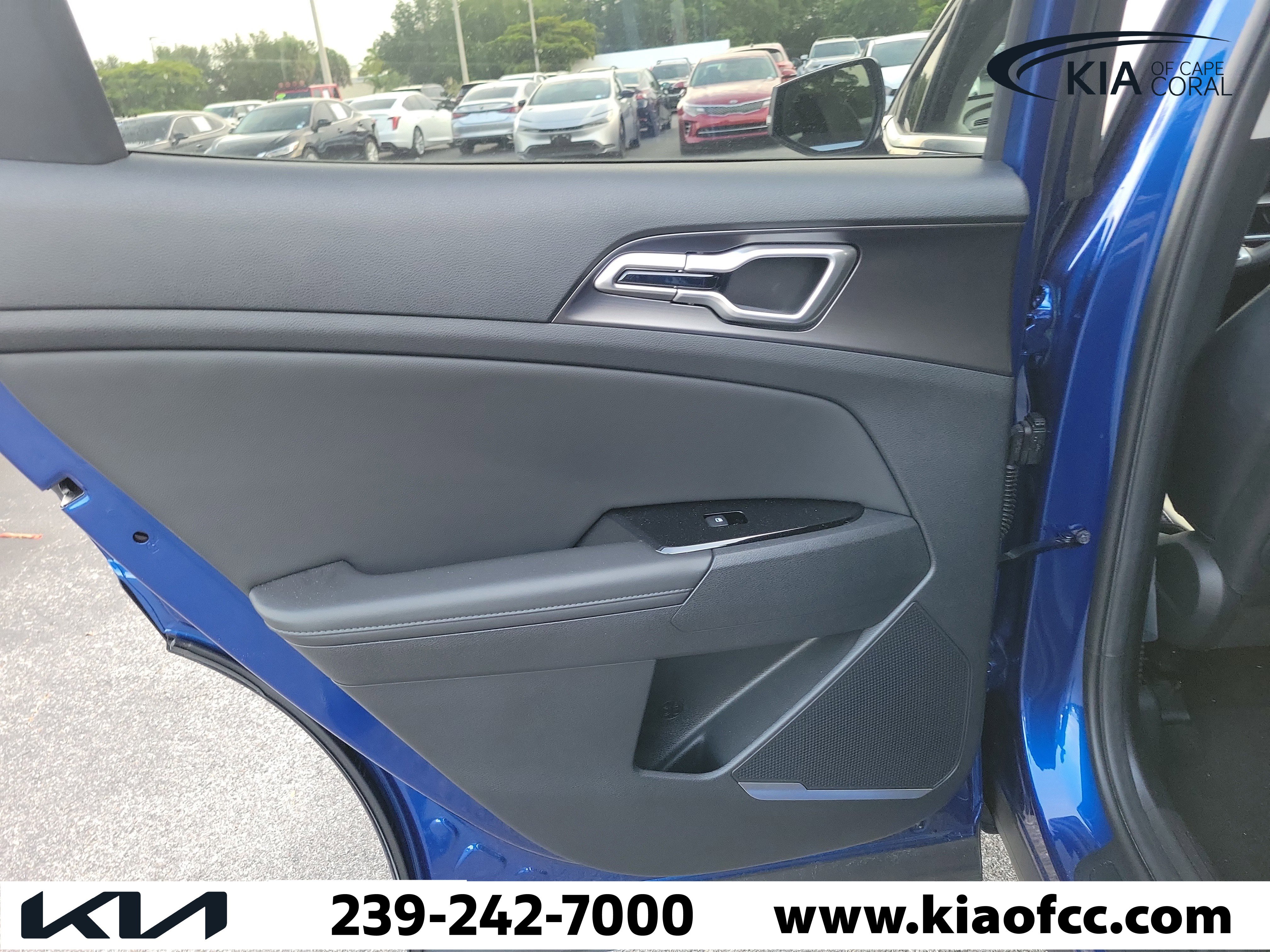 Certified 2024 Kia Sportage EX FWD image 11