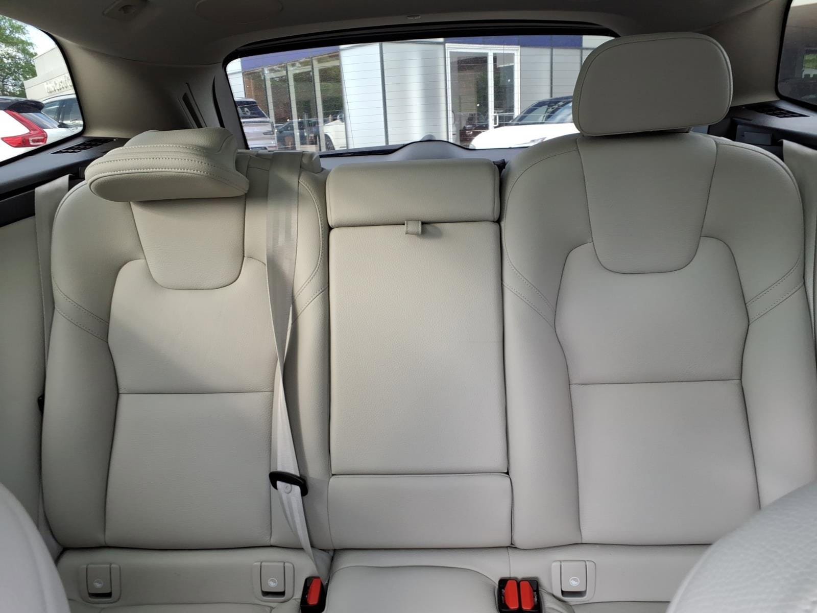 Used 2023 Volvo XC60 B5 Plus image 20