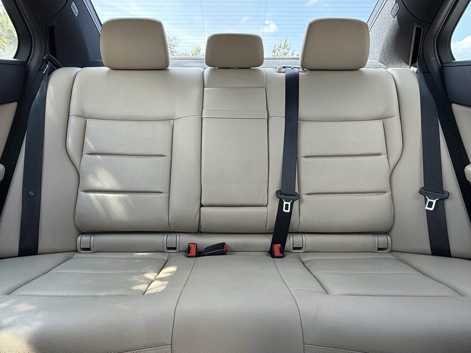 Used 2011 Mercedes-Benz E 350 Sedan image 40